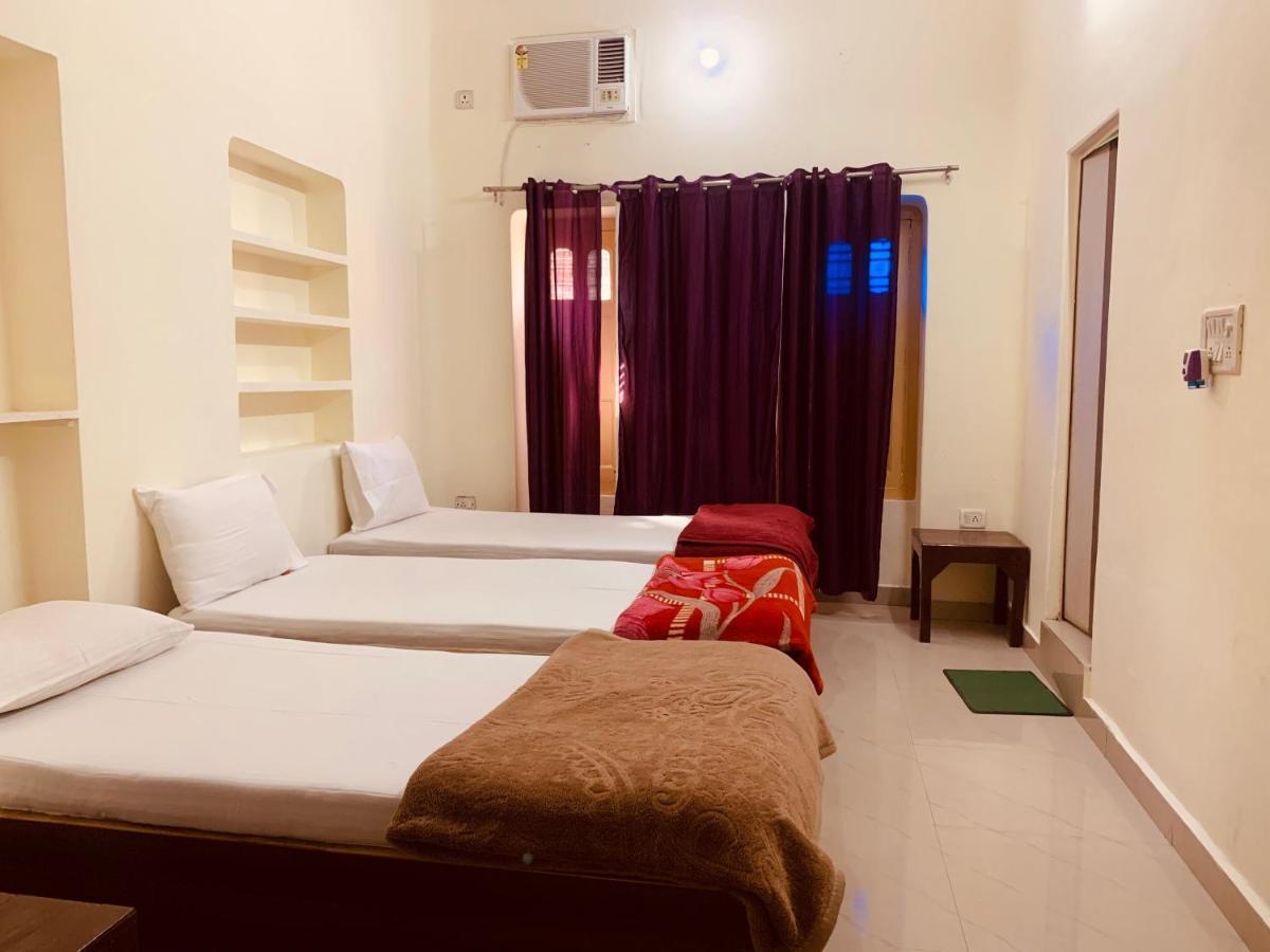 Vagabond Stay Hostel Varanasi Dış mekan fotoğraf