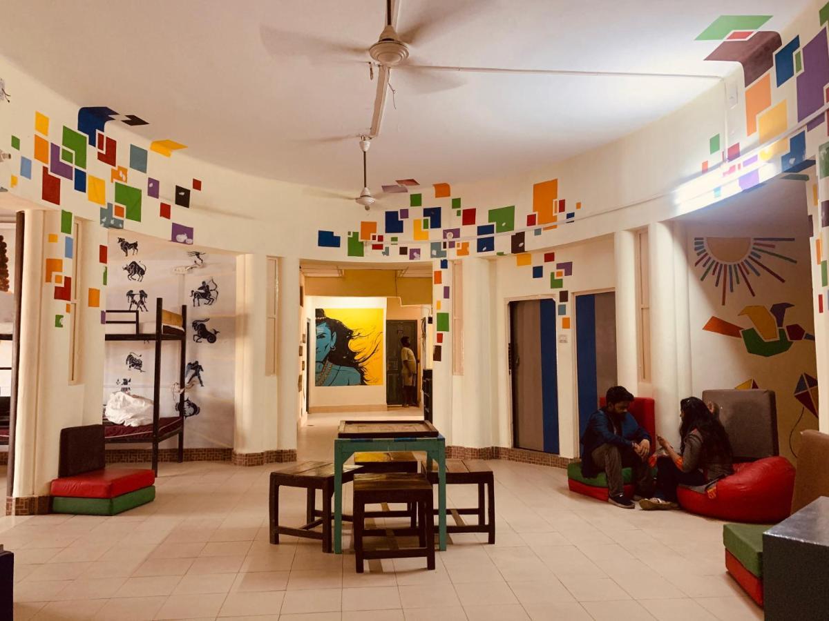 Vagabond Stay Hostel Varanasi Dış mekan fotoğraf