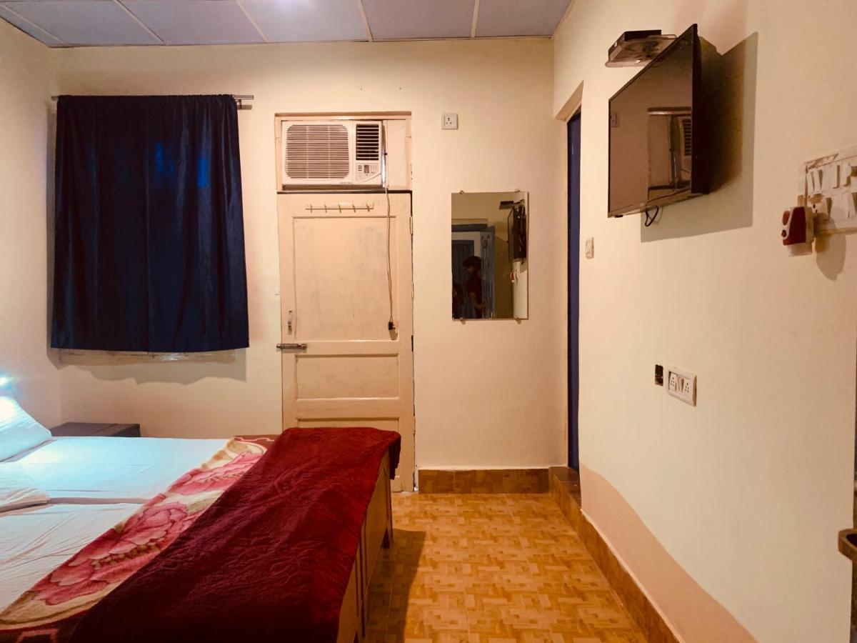Vagabond Stay Hostel Varanasi Dış mekan fotoğraf