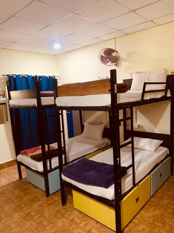 Vagabond Stay Hostel Varanasi Dış mekan fotoğraf