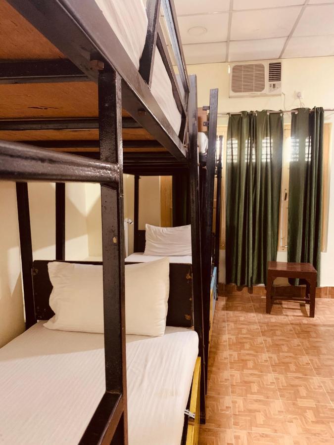 Vagabond Stay Hostel Varanasi Dış mekan fotoğraf
