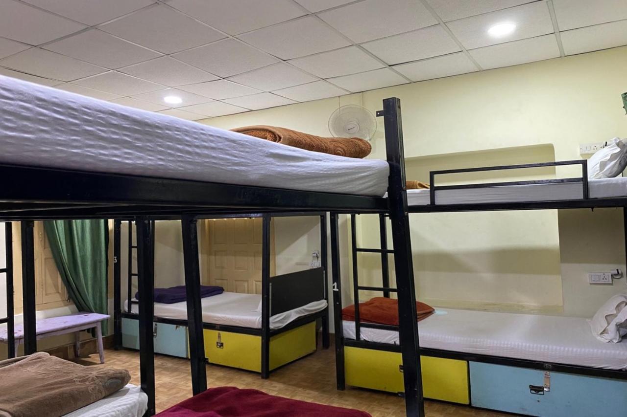 Vagabond Stay Hostel Varanasi Dış mekan fotoğraf
