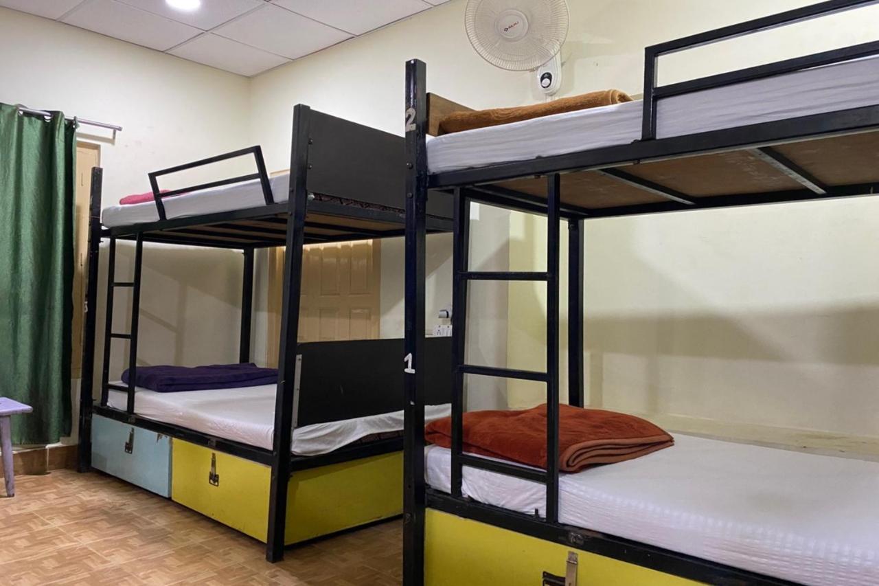 Vagabond Stay Hostel Varanasi Dış mekan fotoğraf
