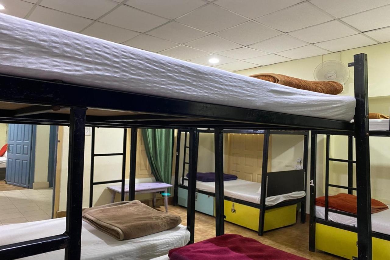 Vagabond Stay Hostel Varanasi Dış mekan fotoğraf