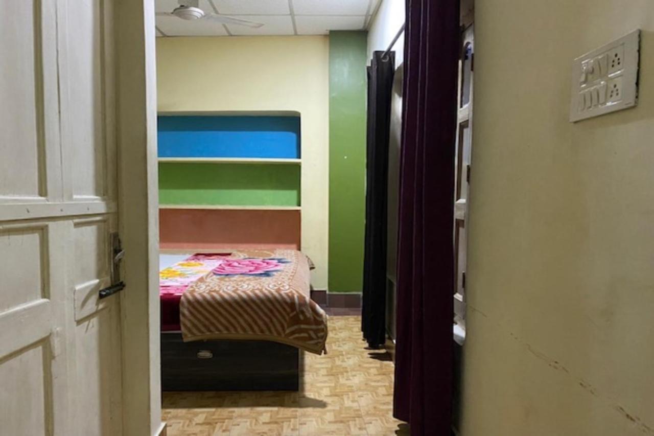 Vagabond Stay Hostel Varanasi Dış mekan fotoğraf