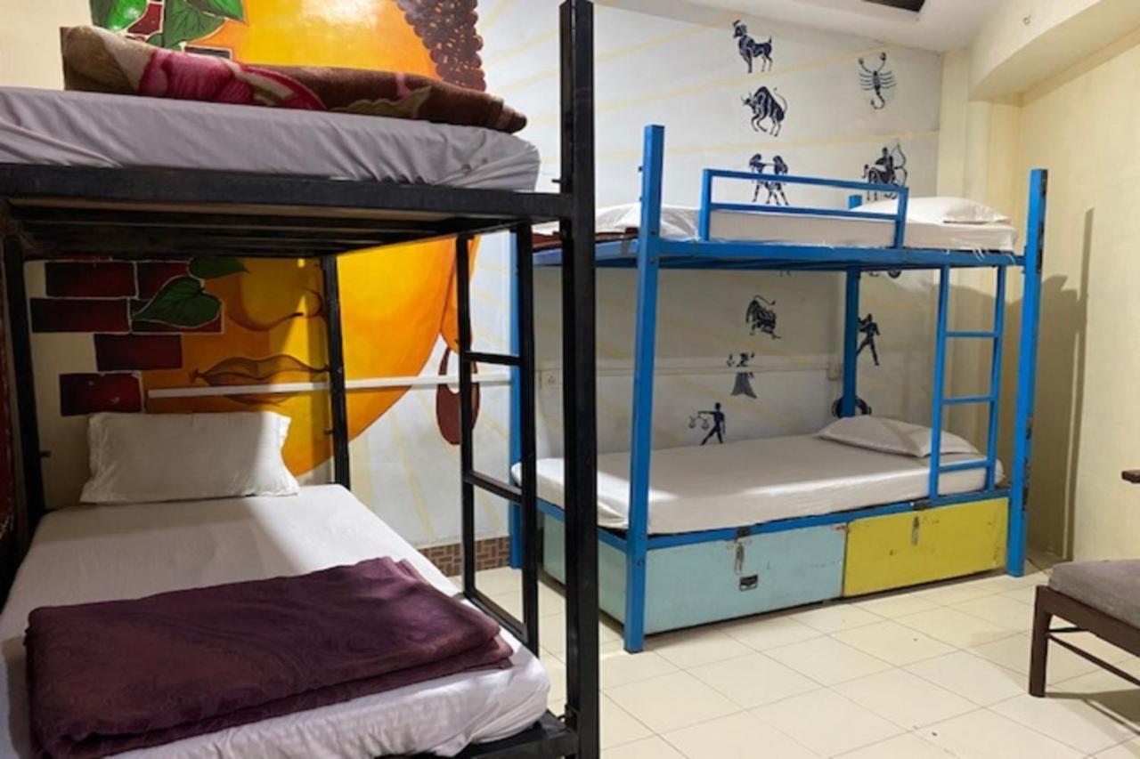 Vagabond Stay Hostel Varanasi Dış mekan fotoğraf