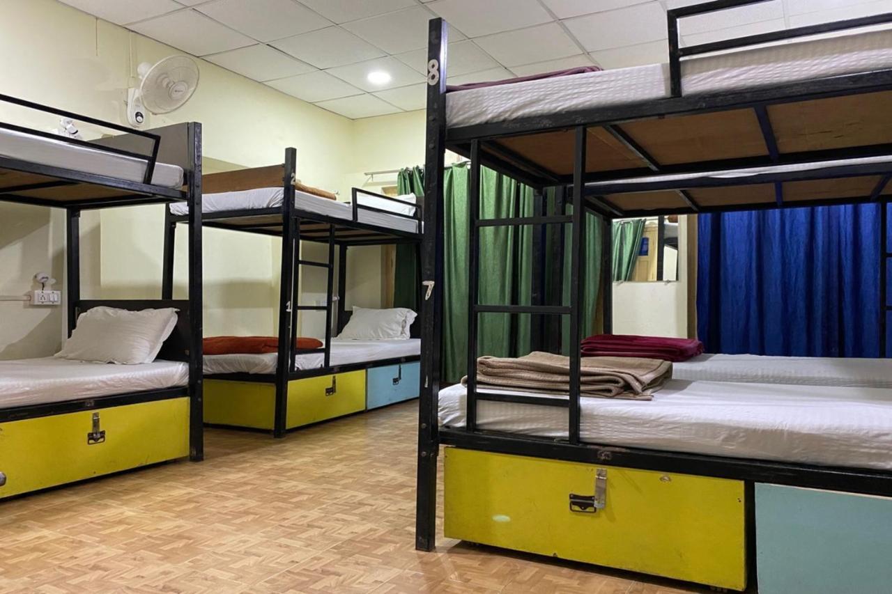 Vagabond Stay Hostel Varanasi Dış mekan fotoğraf