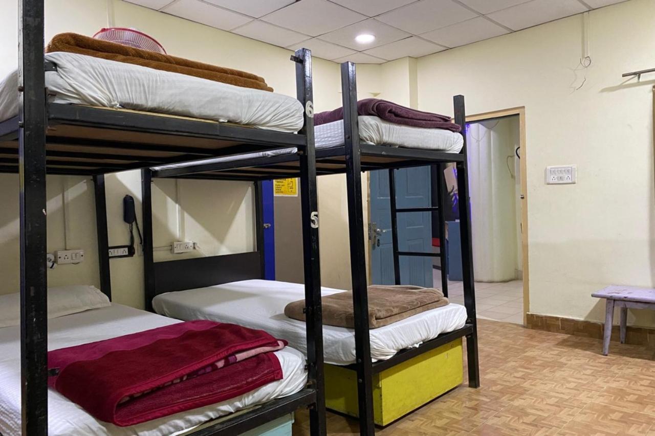 Vagabond Stay Hostel Varanasi Dış mekan fotoğraf