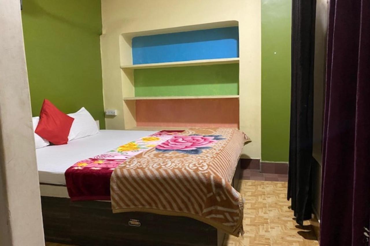 Vagabond Stay Hostel Varanasi Dış mekan fotoğraf