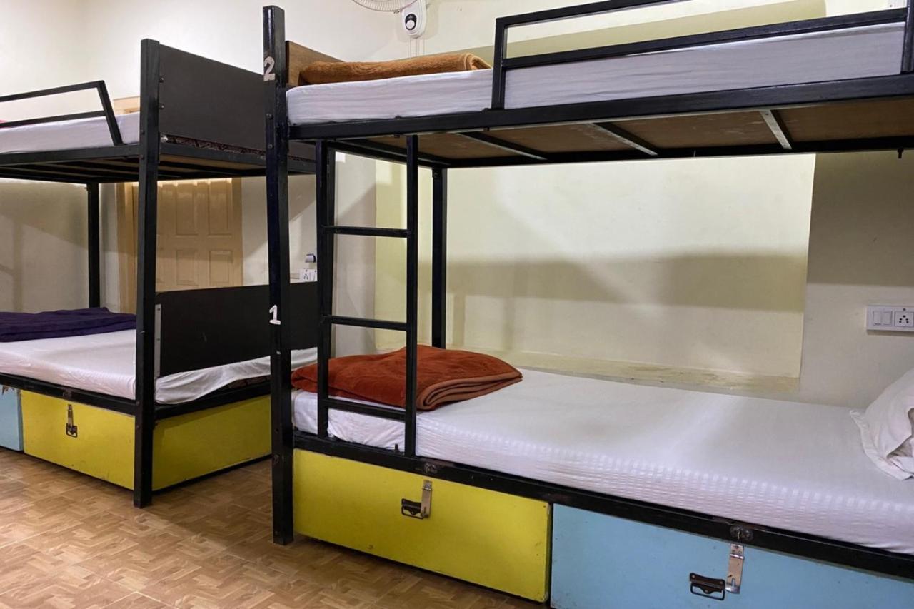Vagabond Stay Hostel Varanasi Dış mekan fotoğraf