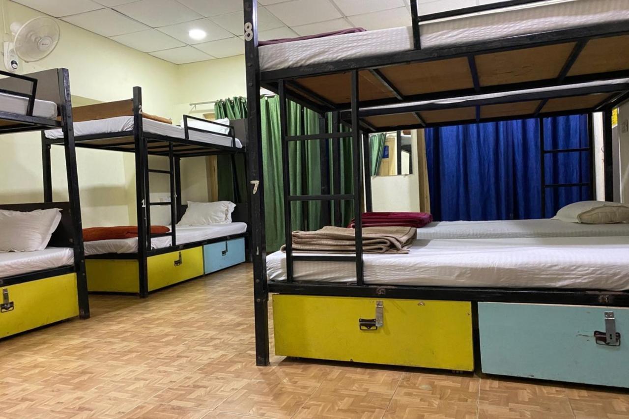 Vagabond Stay Hostel Varanasi Dış mekan fotoğraf