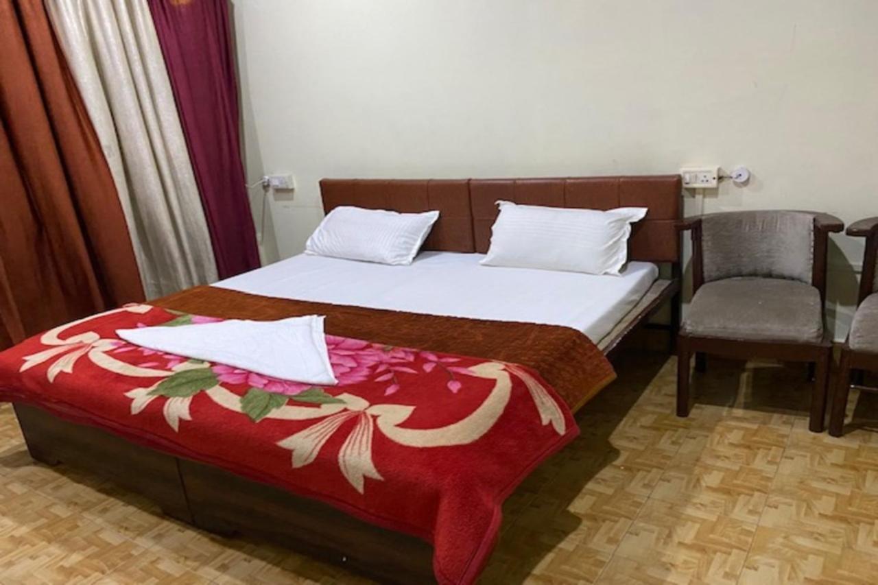 Vagabond Stay Hostel Varanasi Dış mekan fotoğraf