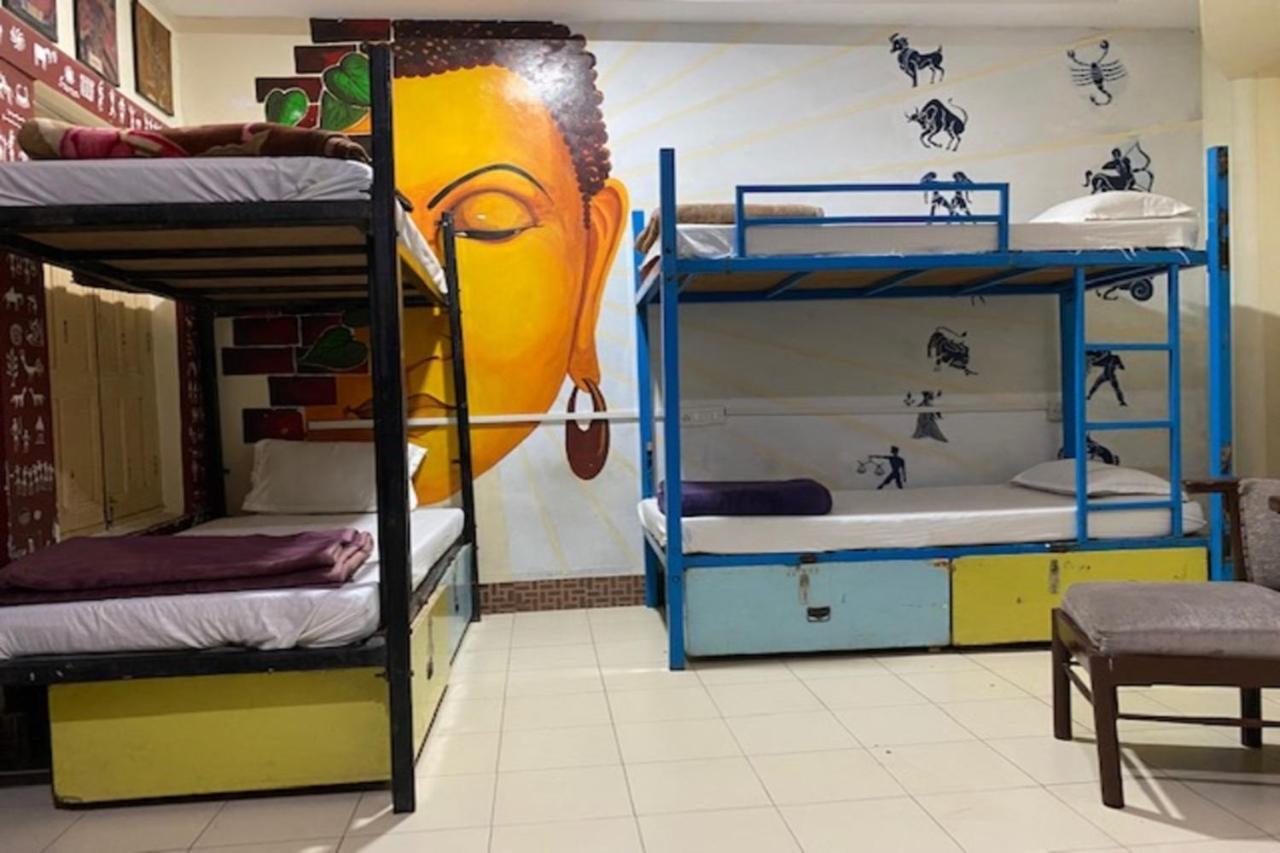 Vagabond Stay Hostel Varanasi Dış mekan fotoğraf