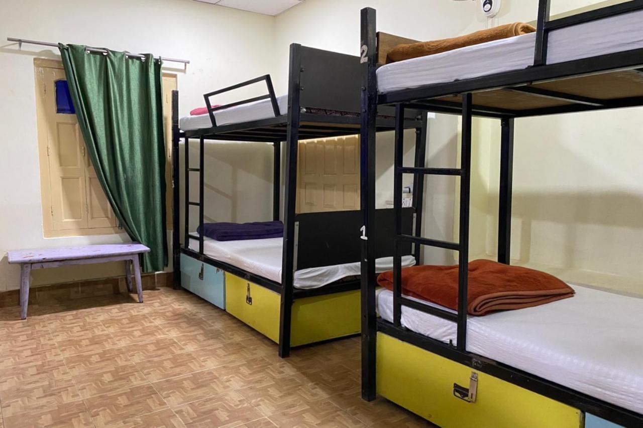Vagabond Stay Hostel Varanasi Dış mekan fotoğraf