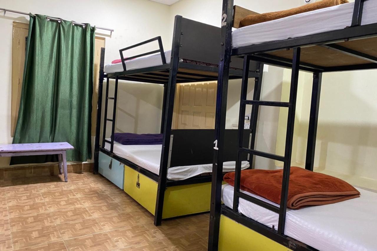 Vagabond Stay Hostel Varanasi Dış mekan fotoğraf