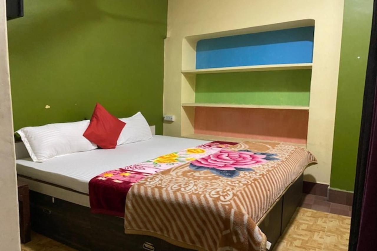 Vagabond Stay Hostel Varanasi Dış mekan fotoğraf
